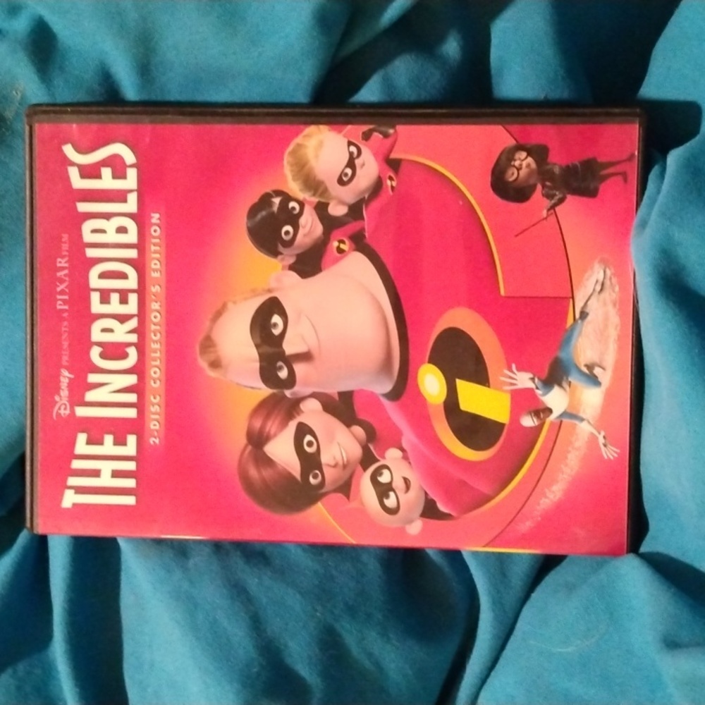 📀 The Incredibles. Preowned theatrical widescreen edition. 2 discs.